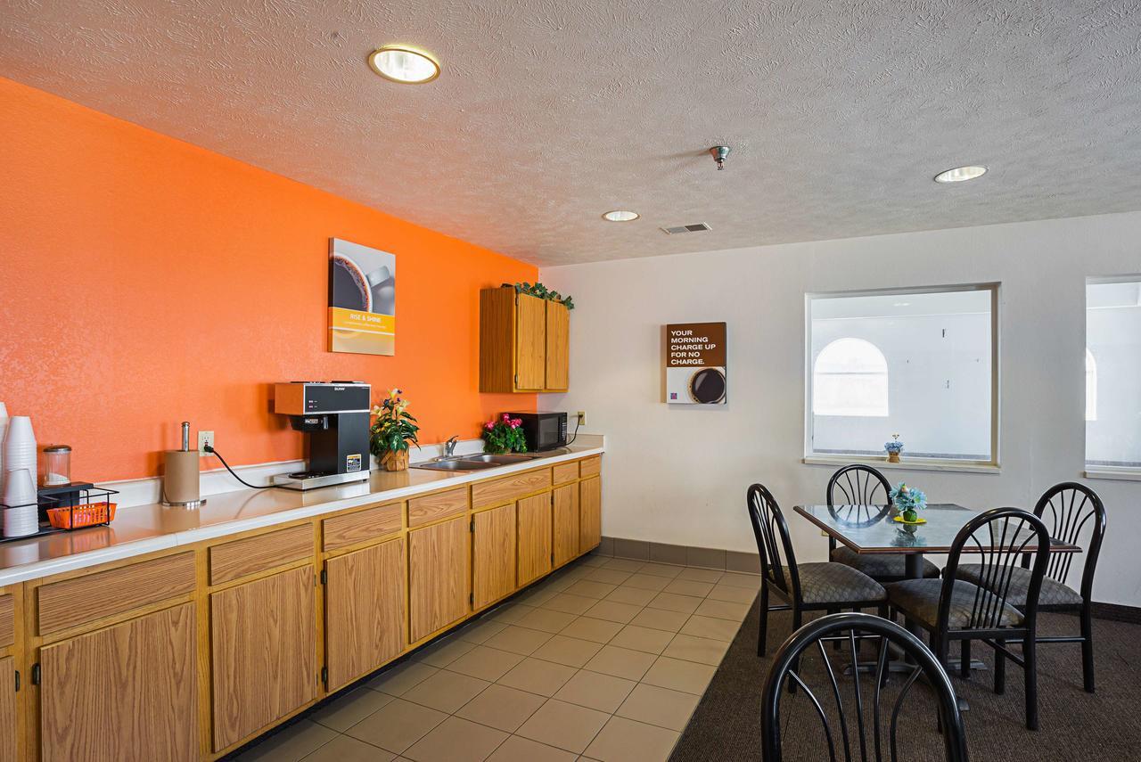 Motel 6 Omaha - Iat West Zewnętrze zdjęcie